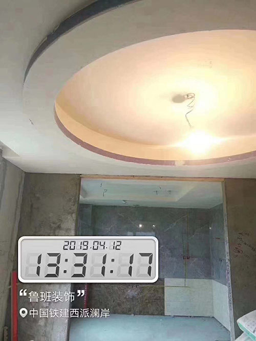 成都鲁班装饰西派南岸空中别墅装修工地.jpg